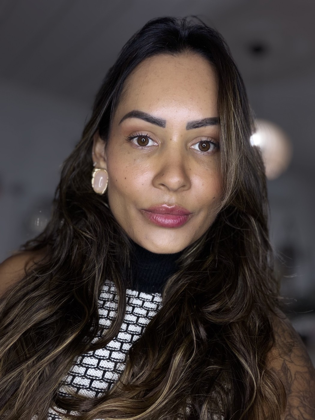 Poliana Crivellari, nail designer e professora do curso